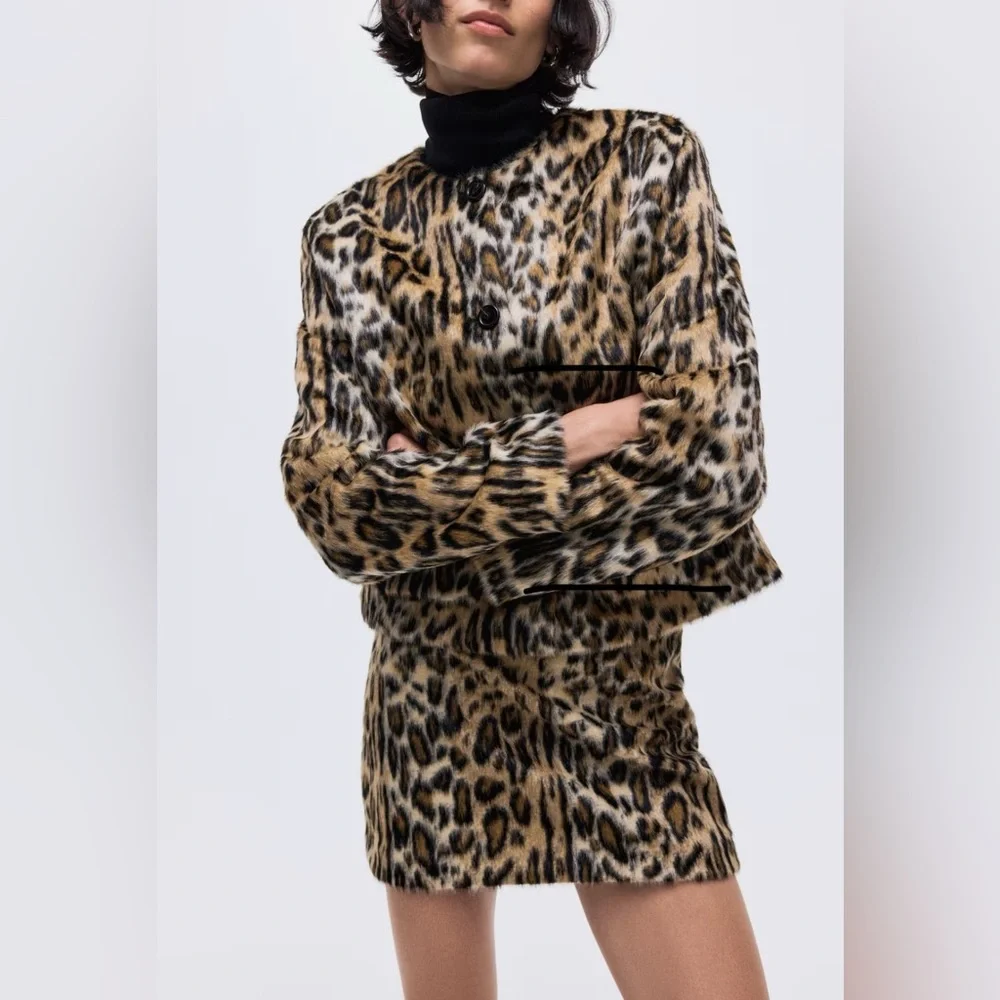NWT H&M FUZZY LEOPARD PRINT MINI SKIRT